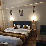 Hotel Hillside View